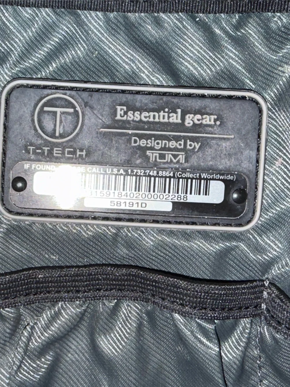Tumi Essentials Gear Black Toiletry Bag